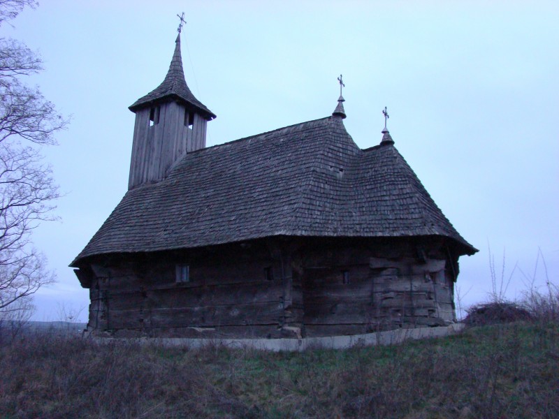 Biserica de lemn "Adormirea Maicii Domnului" - 124, sat COPACENI; comuna SAMBATA, judetul Bihor