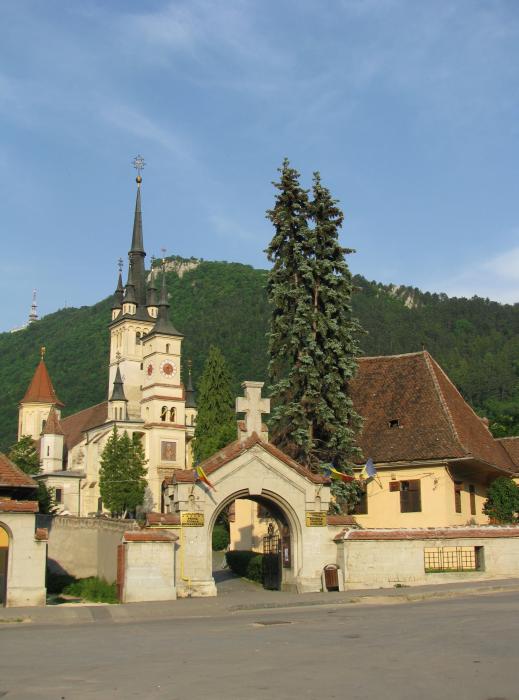 Ansamblul bisericii "Sf. Nicolae" din Scheii Brasovului - Piaţa Unirii 2, municipiul BRASOV, judetul Brasov