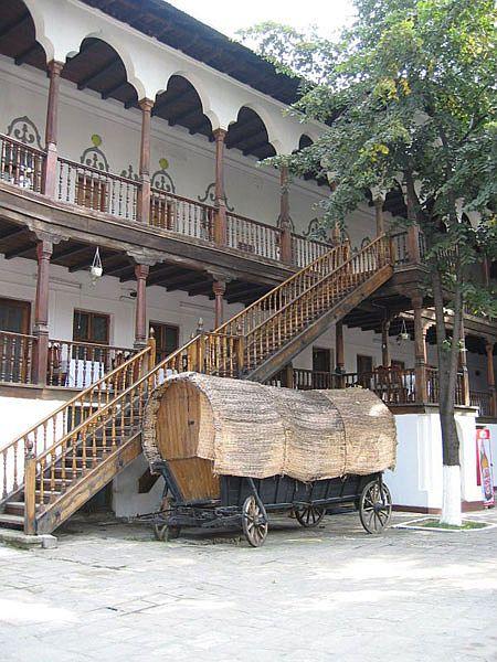 Manuc Inn - Str. Franceză 62 sector 3 , Str. Halelor 9-13 sector 3, municipiul BUCURESTI