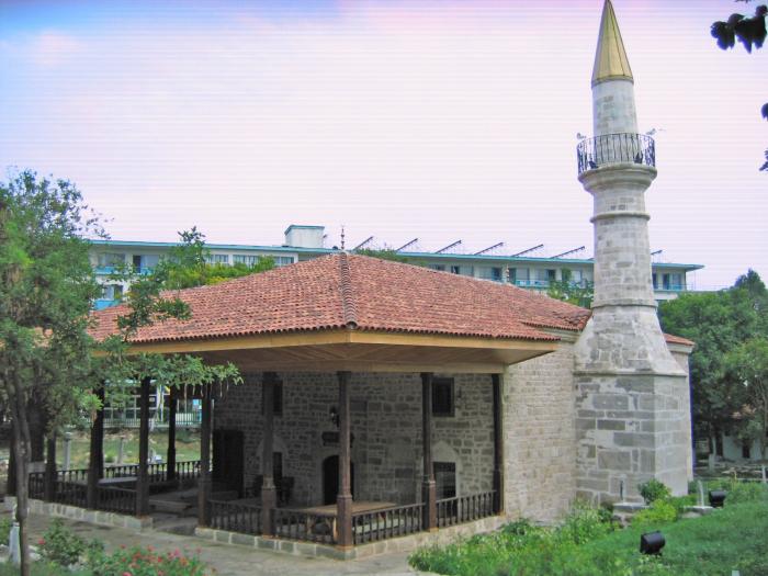 Ansamblul geamiei "Esmahan Sultan" - Str. Oituz 1, municipiul MANGALIA, judetul Constanta