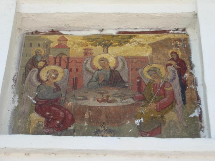 Biserica "Sf. Treime" - Str. Golescu Radu 27, sat apartinator GOLESTI; oras STEFANESTI, district Arges