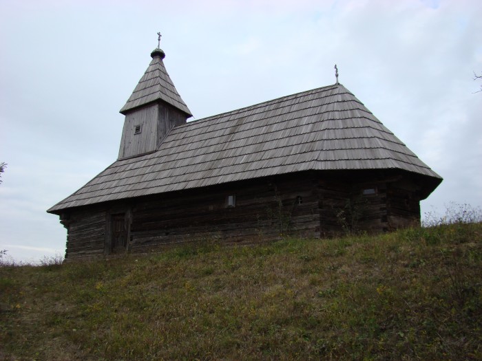 Biserica de lemn "Sf. Nicolae" - 232 A, sat VALENII; comuna ACATARI, district Mures