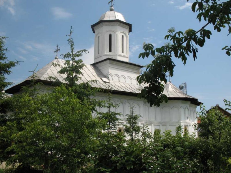 Biserica "Sf. Treime"- Bestelei - Str. Primăverii 7, municipiul PITESTI, district Arges