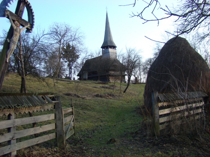 Biserica de lemn "Sf. Arhangheli Mihail si Gavriil" - 57, sat DOMNIN; comuna SOMES-ODORHEI, district Salaj