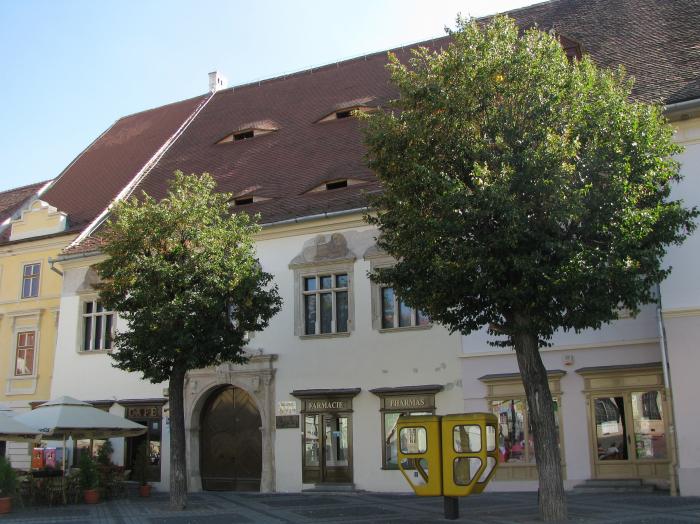 Casa Haller, azi locuinte si spatiu comercial - Piaţa Mare 10, municipiul SIBIU, district Sibiu