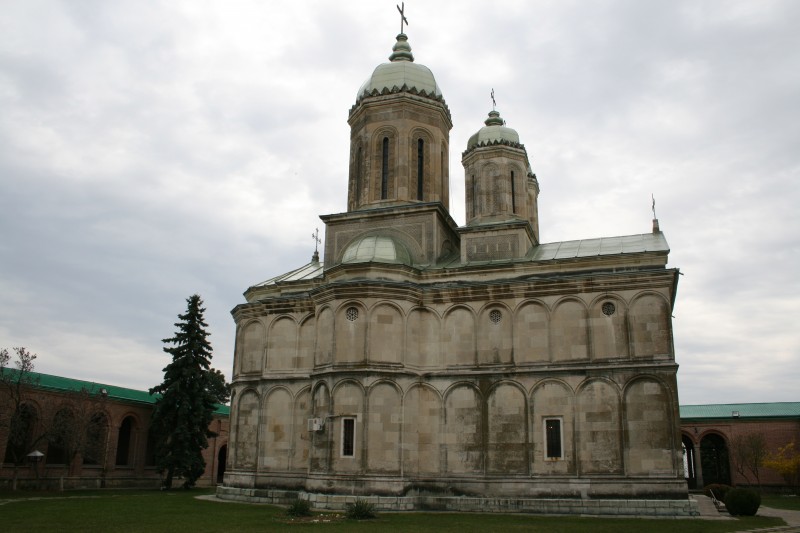 Manastirea Dealu - Aleea Mănăstirii Dealu, sat VIFORATA; comuna ANINOASA, judetul Dambovita