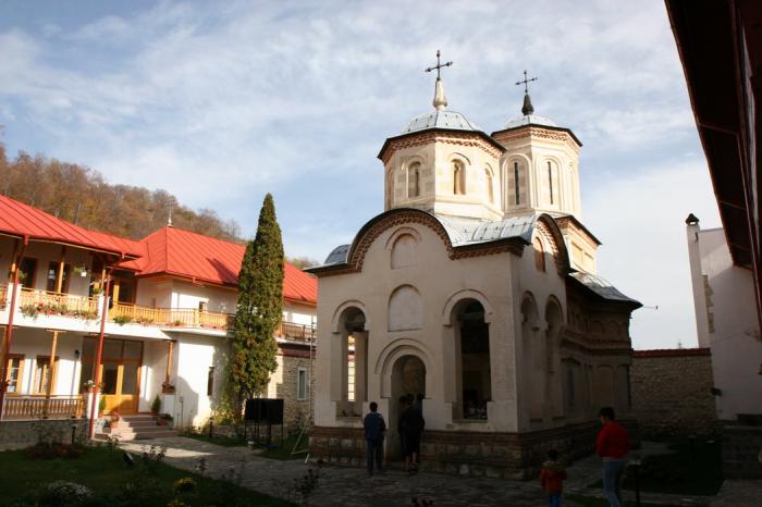 Biserica "Sf. Arhangheli" - , sat BISTRITA; comuna COSTESTI, judetul Valcea