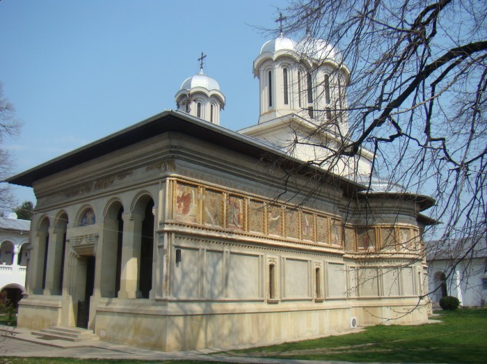 Biserica "Sf. Dimitrie" - Şos. Mănăstirea Căldăruşani 119, sat LIPIA; comuna GRUIU, district Ilfov