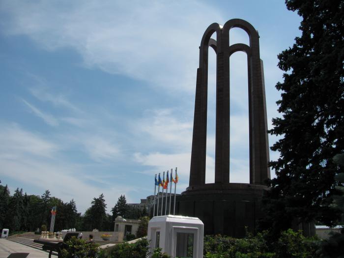 Tomb of the Unknown Soldier - Piaţa Libertăţii f.n. sector 4 &icirc;n Parcul Carol, municipiul BUCURESTI
