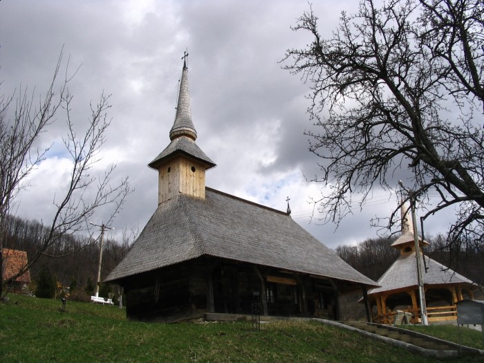 Biserica de lemn "Adormirea Maicii Domnului" a fostei manastiri Stramba-Fizes - 28, sat PADURIS; comuna HIDA, judetul Salaj