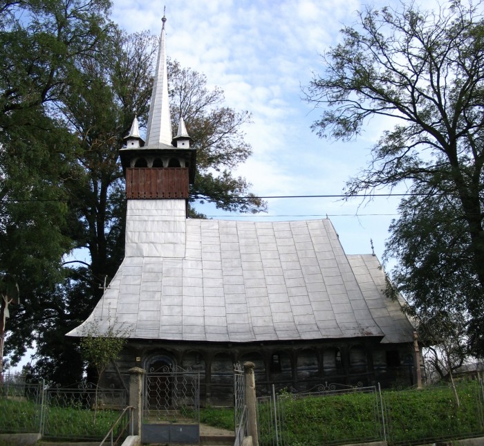 Biserica de lemn "Sf. Arhangheli Mihail si Gavriil" - 345, sat CHIESD; comuna CHIESD, judetul Salaj