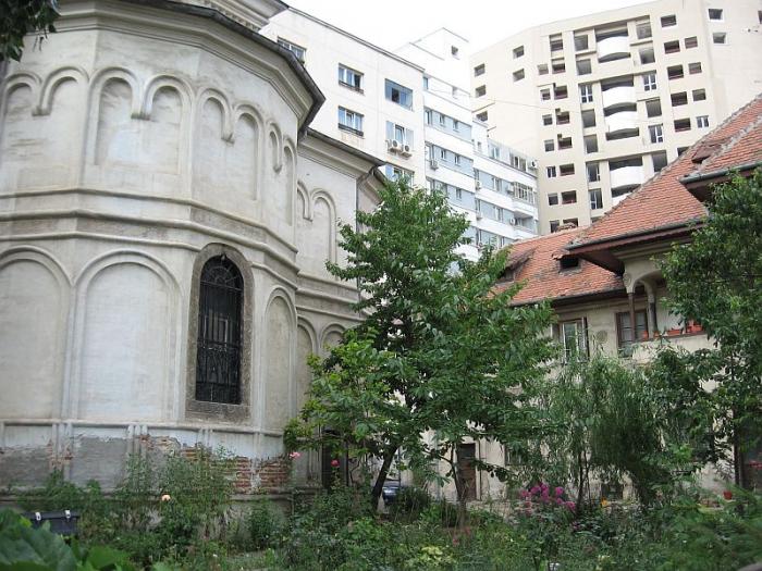 St. Apostles Church - Str. Sfinţii Apostoli 1 sector 5, municipiul BUCURESTI