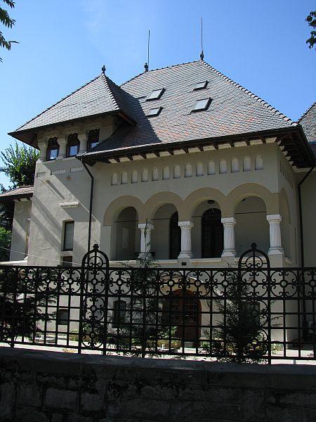 Oprea Soare House - Str. Poenaru Bordea col. 2 sector 4, municipiul BUCURESTI