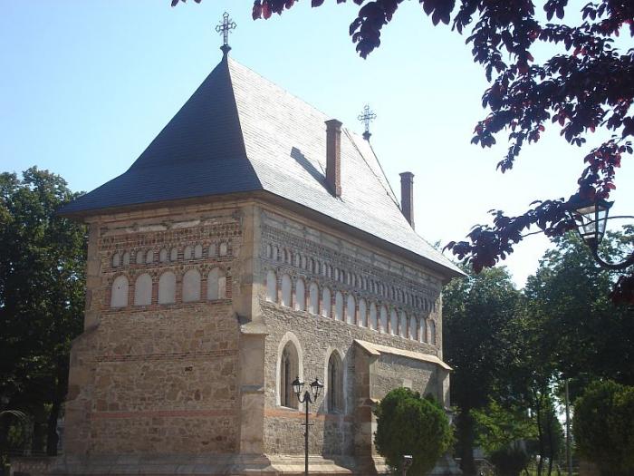 Biserica domneasca "Nasterea Sf. Ioan Botezatorul" - Piaţa Libertăţii 2, municipiul PIATRA NEAMT, district Neamt