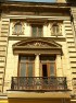 Case cu prăvălii