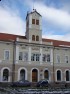 Clădirea Bazarului, azi spaţii comerciale (parter) şi galerie de artă (etaj)