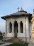 Biserica din cimitir